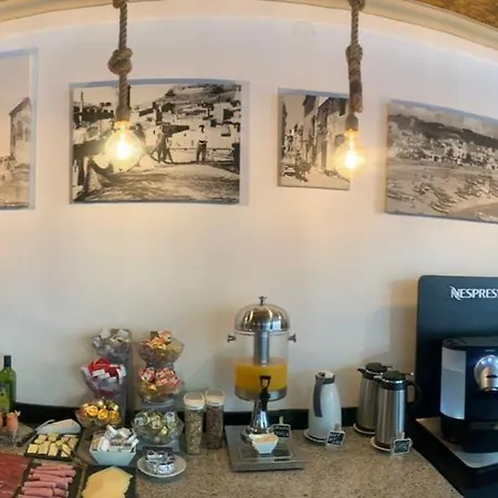 ホテル Tarull トッサ・デ・マール